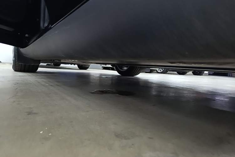 Used Tesla Model Y 2022 Rear-Wheel-Drive Version Left Side Sill