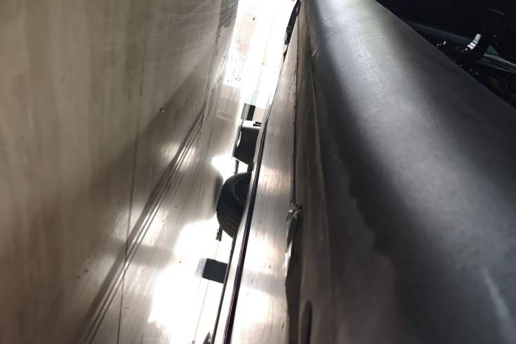 Used Tesla Model Y 2022 Revised Version Rear-Wheel Drive Left Side Sill