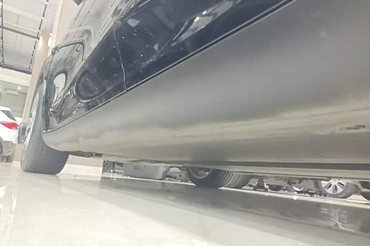 Used Tesla Model Y 2022 Revised Version Rear-Wheel Drive Left Side Sill