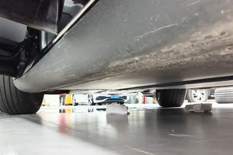 Used Tesla Model Y 2022 Rear-Wheel-Drive Version Left Side Sill
