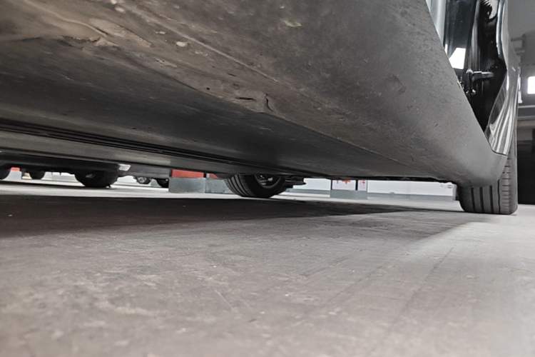 Used Tesla Model Y 2022 Revised Version Rear-Wheel Drive Left Side Sill