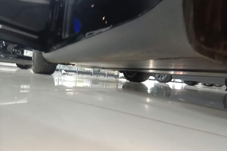 Used Tesla Model Y 2022 Revised Version Rear-Wheel Drive Left Side Sill