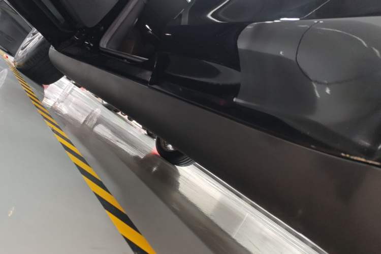 Used Tesla Model Y 2022 Revised Version Rear-Wheel Drive Left Side Sill