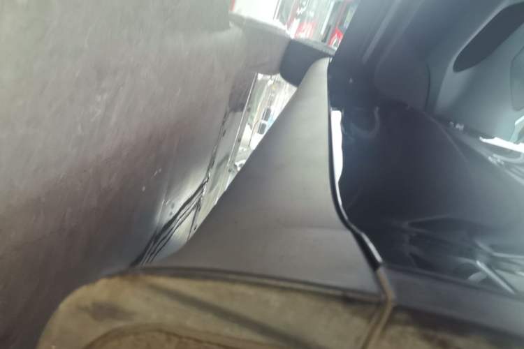 Used Tesla Model Y 2022 Revised Version Rear-Wheel Drive Left Side Sill