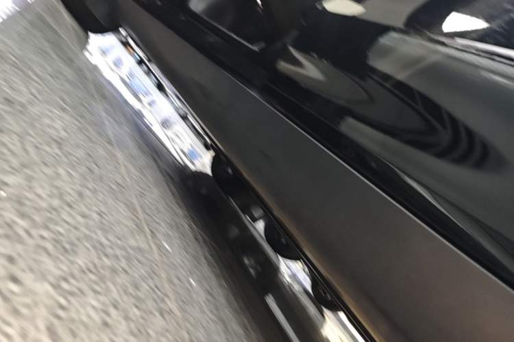 Used Tesla Model Y 2022 Revised Version Rear-Wheel Drive Left Side Sill
