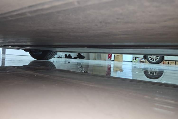 Used Tesla Model Y 2022 Rear-Wheel-Drive Version Left Side Sill