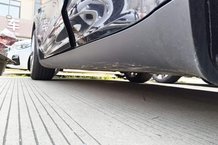 Used Tesla Model Y 2022 Rear-Wheel-Drive Version Left Side Sill