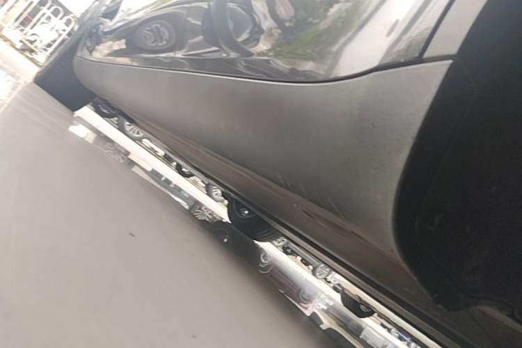 Used Tesla Model Y 2022 Revised Version Rear-Wheel Drive Left Side Sill