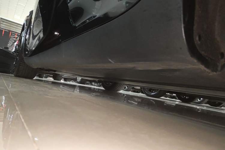 Used Tesla Model Y 2022 Revised Version Rear-Wheel Drive Left Side Sill