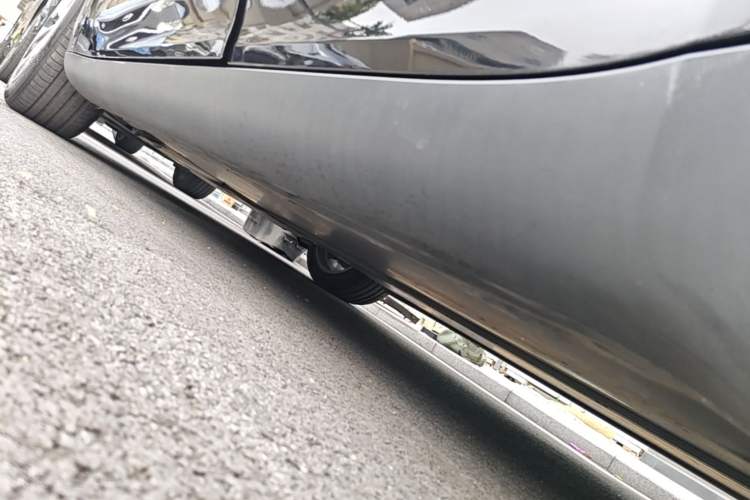 Used Tesla Model Y 2022 Rear-Wheel-Drive Version Left Side Sill