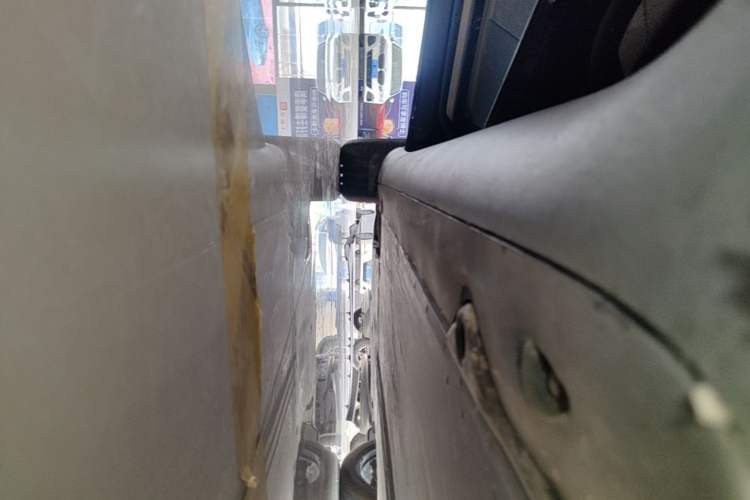 Used Tesla Model Y 2022 Rear-Wheel-Drive Version Left Side Sill