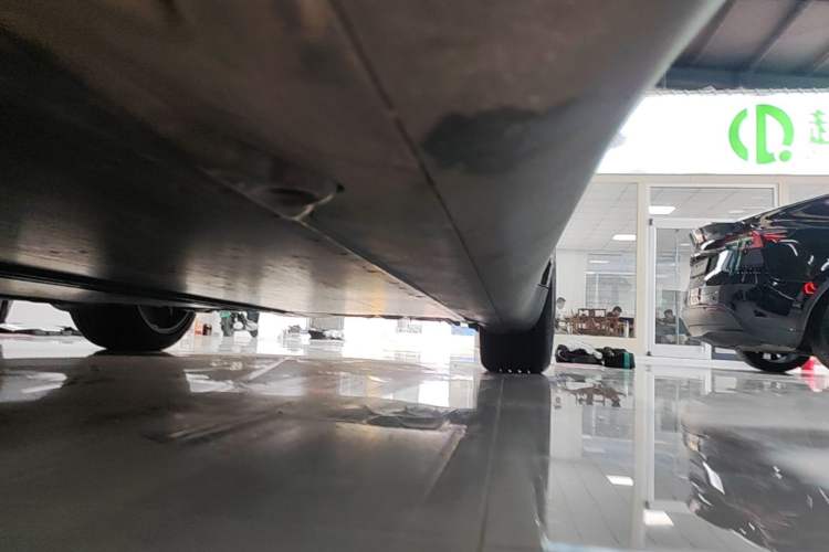 Used Tesla Model Y 2022 Revised Version Long-Range All-Wheel Drive Left Side Sill