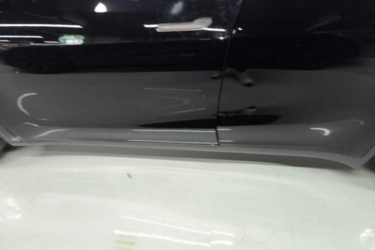Used Tesla Model Y 2022 Rear-Wheel-Drive Version Left Side Sill