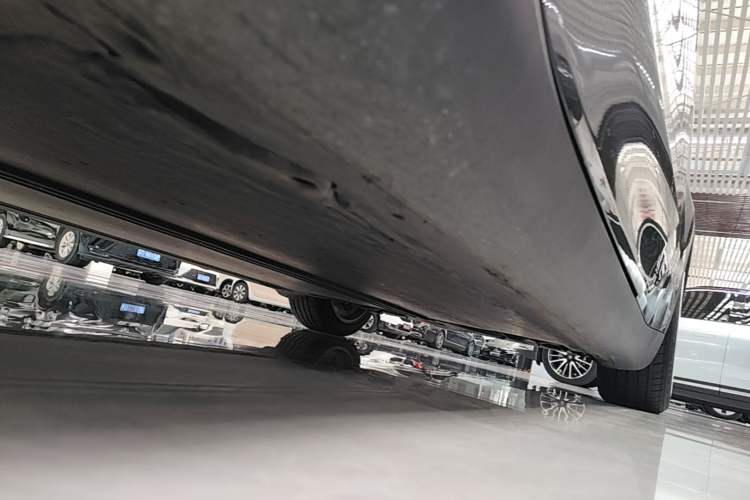 Used Tesla Model Y 2022 Rear-Wheel-Drive Version Left Side Sill