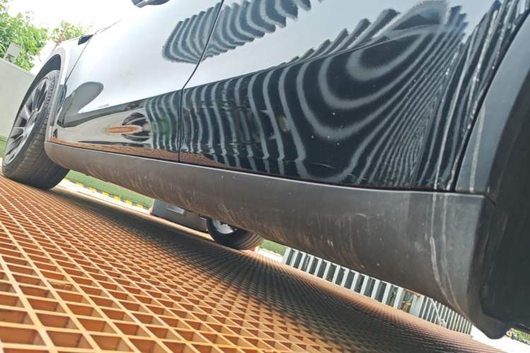 Used Tesla Model Y 2022 Revised Version Rear-Wheel Drive Left Side Sill