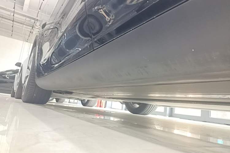 Used Tesla Model Y 2022 Revised Version Rear-Wheel Drive Left Side Sill