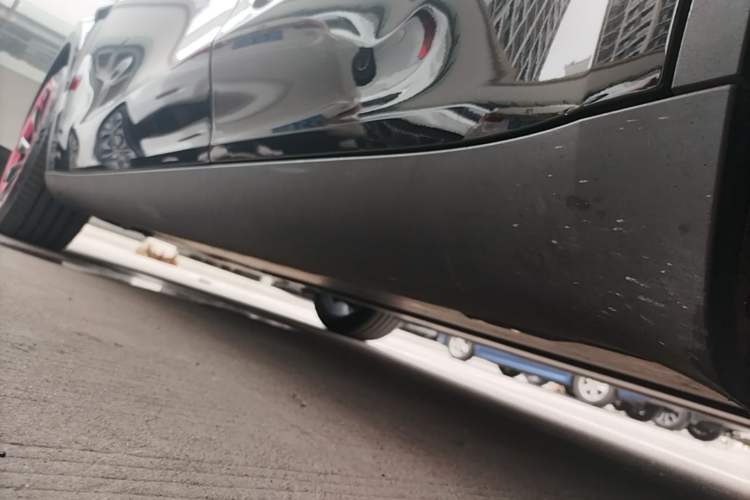 Used Tesla Model Y 2022 Revised Version Rear-Wheel Drive Left Side Sill