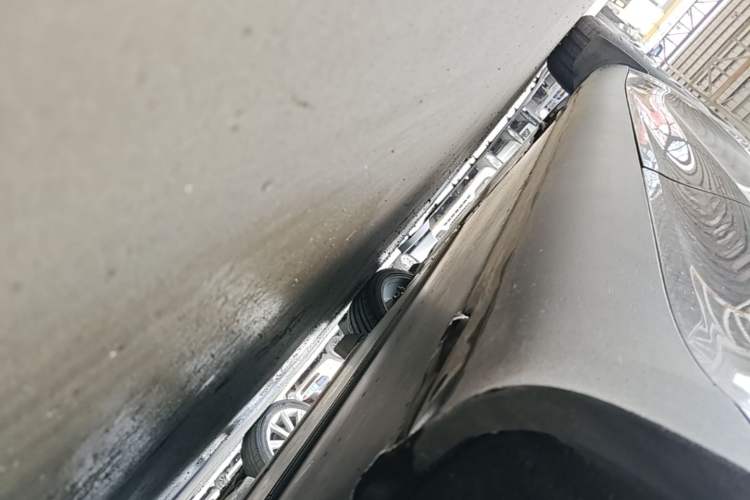 Used Tesla Model Y 2022 Rear-Wheel-Drive Version Left Side Sill