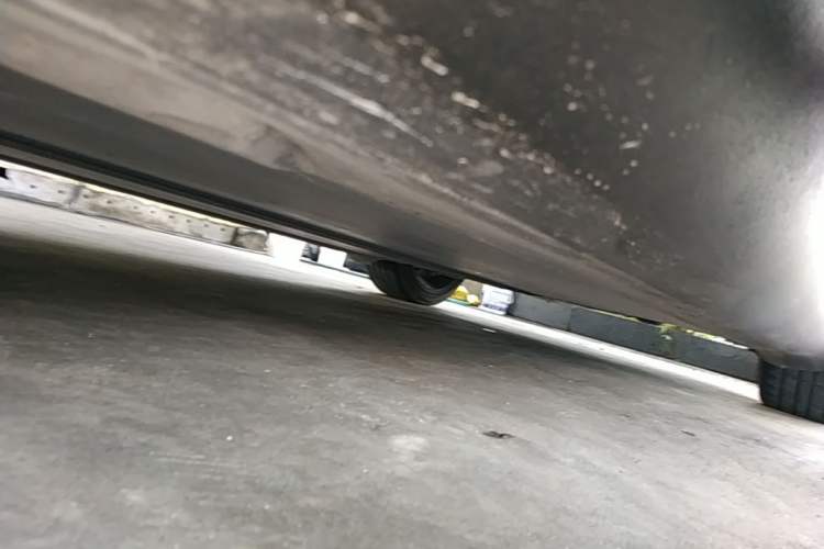 Used Tesla Model Y 2022 Rear-Wheel-Drive Version Left Side Sill