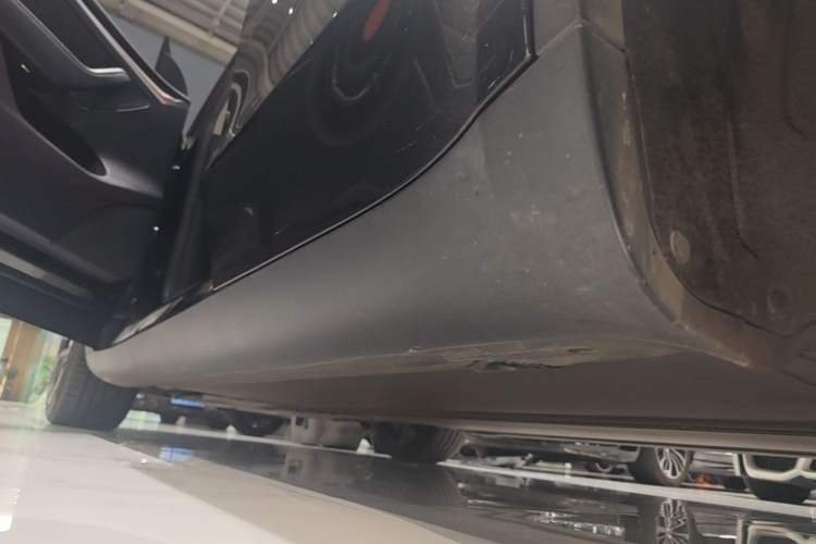 Used Tesla Model Y 2022 Rear-Wheel-Drive Version Left Side Sill