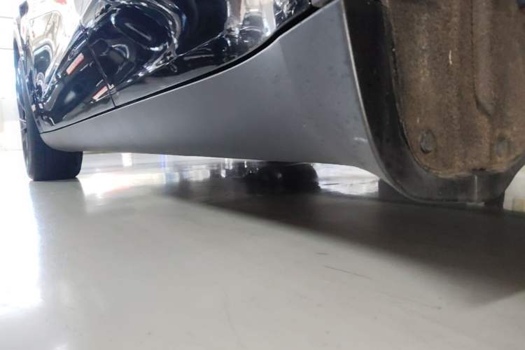 Used Tesla Model Y 2022 Revised Version Long-Range All-Wheel Drive Left Side Sill