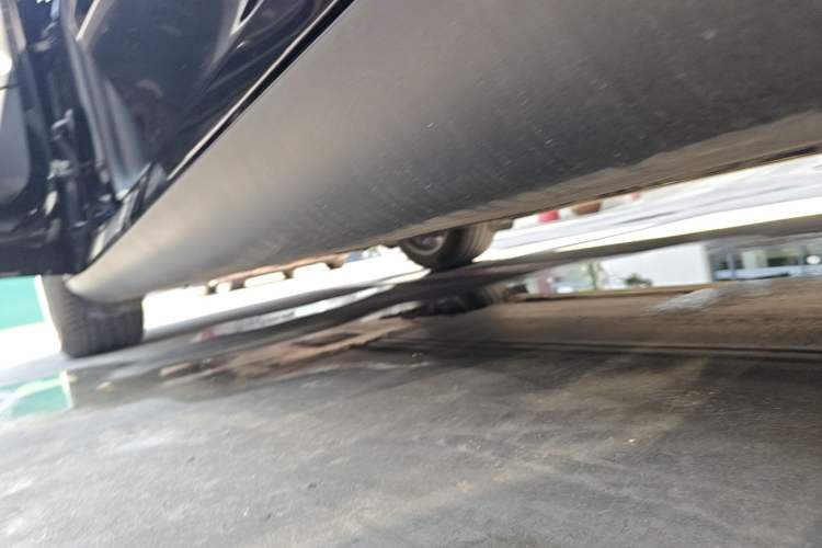 Used Tesla Model Y 2022 Revised Version Rear-Wheel Drive Left Side Sill