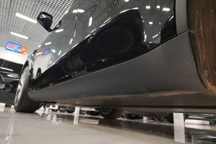Used Tesla Model Y 2022 Revised Version Long-Range All-Wheel Drive Left Side Sill