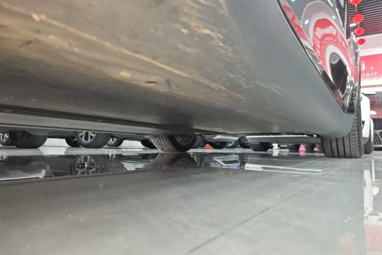 Used Tesla Model Y 2022 Revised Version Rear-Wheel Drive Left Side Sill