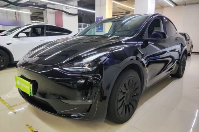 Used Tesla Model Y 2022 Long-Range All-Wheel-Drive Version