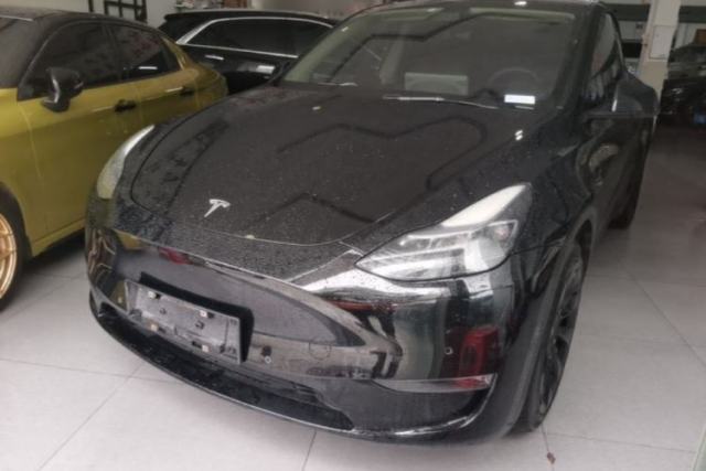 Used Tesla Model Y 2022 Long-Range All-Wheel-Drive Version