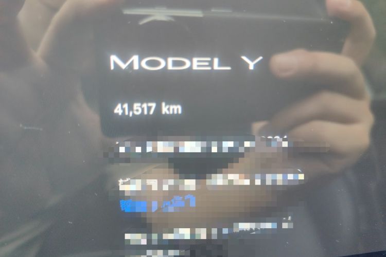 Used Tesla Model Y 2022 Revised Version Rear-Wheel Drive Odometer Close Up