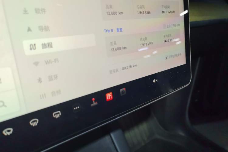 Used Tesla Model Y 2022 Revised Version Rear-Wheel Drive Odometer Close Up