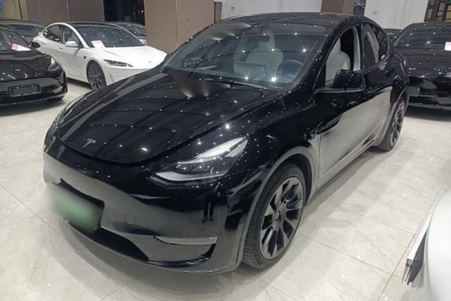 Used Tesla Model Y 2022 Long-Range All-Wheel-Drive Version