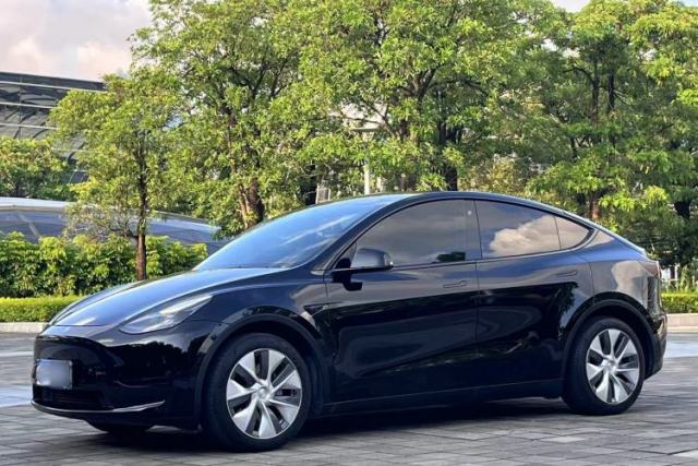 Ojetý Tesla Model Y 2022 Revised Version Rear-Wheel Drive
