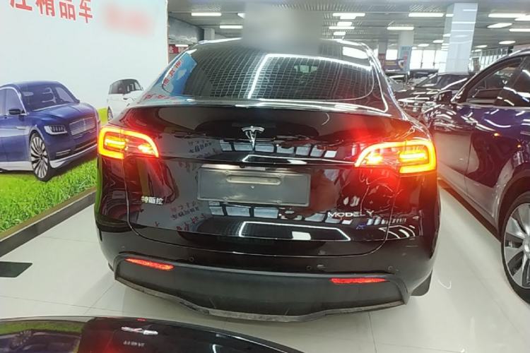 Used Tesla Model Y 2022 Long-Range All-Wheel-Drive Version Rear