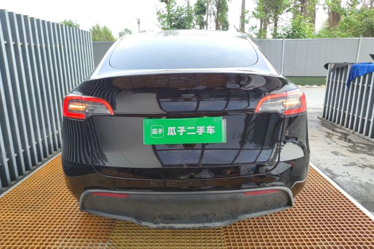 Used Tesla Model Y 2022 Long-Range All-Wheel-Drive Version Rear