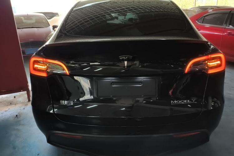 Used Tesla Model Y 2022 Long-Range All-Wheel-Drive Version Rear