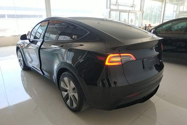 Used Tesla Model Y 2022 Rear-Wheel-Drive Version Rear Left 45 Deg
