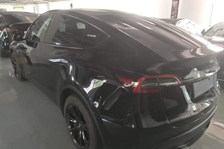 Used Tesla Model Y 2022 Rear-Wheel-Drive Version Rear Left 45 Deg
