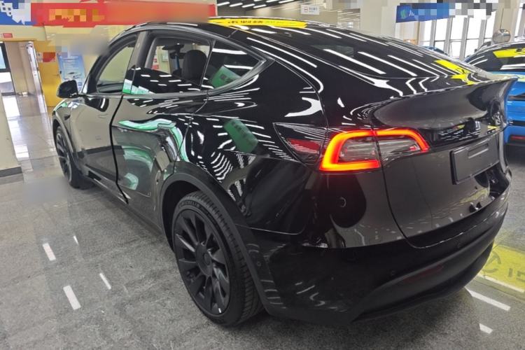 Used Tesla Model Y 2022 Rear-Wheel-Drive Version Rear Left 45 Deg
