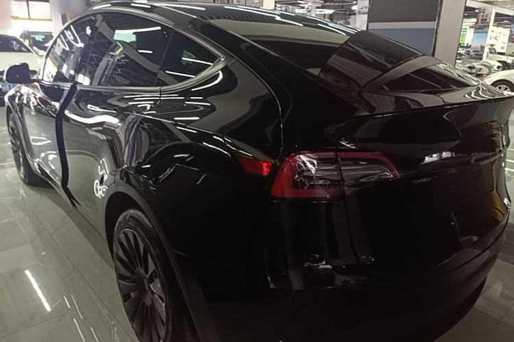 Used Tesla Model Y 2022 Rear-Wheel-Drive Version Rear Left 45 Deg
