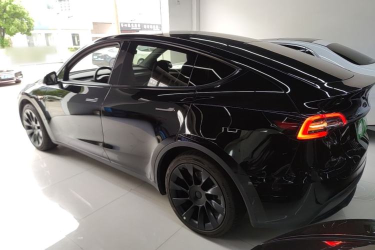 Used Tesla Model Y 2022 Rear-Wheel-Drive Version Rear Left 45 Deg