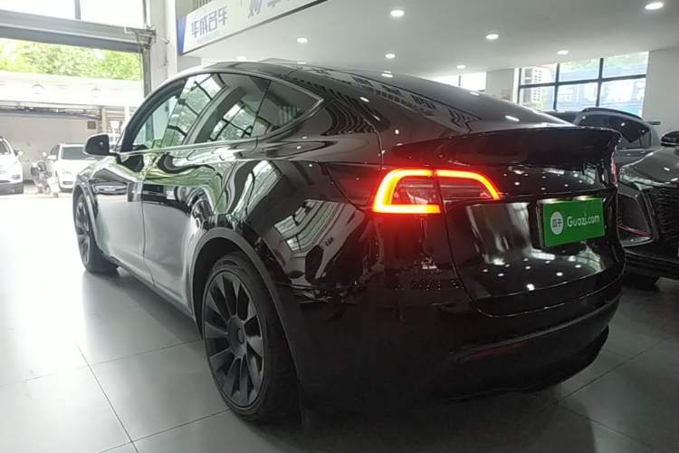 Used Tesla Model Y 2022 Rear-Wheel-Drive Version Rear Left 45 Deg