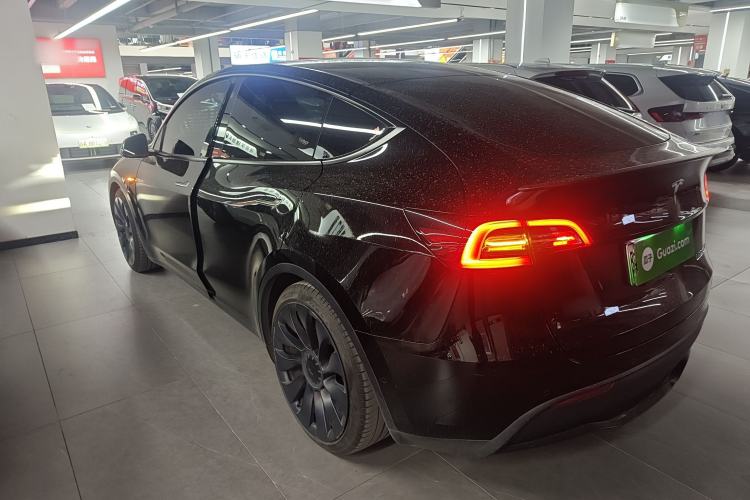Used Tesla Model Y 2022 Performance High-Performance All-Wheel-Drive Version Rear Left 45 Deg