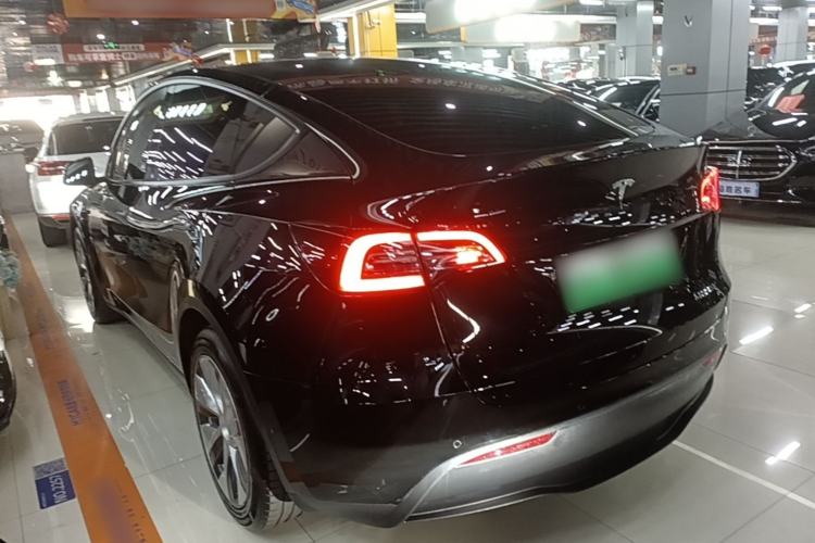 Used Tesla Model Y 2022 Rear-Wheel-Drive Version Rear Left 45 Deg
