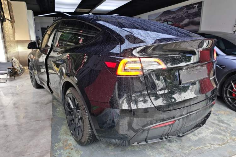 Used Tesla Model Y 2022 Rear-Wheel-Drive Version Rear Left 45 Deg