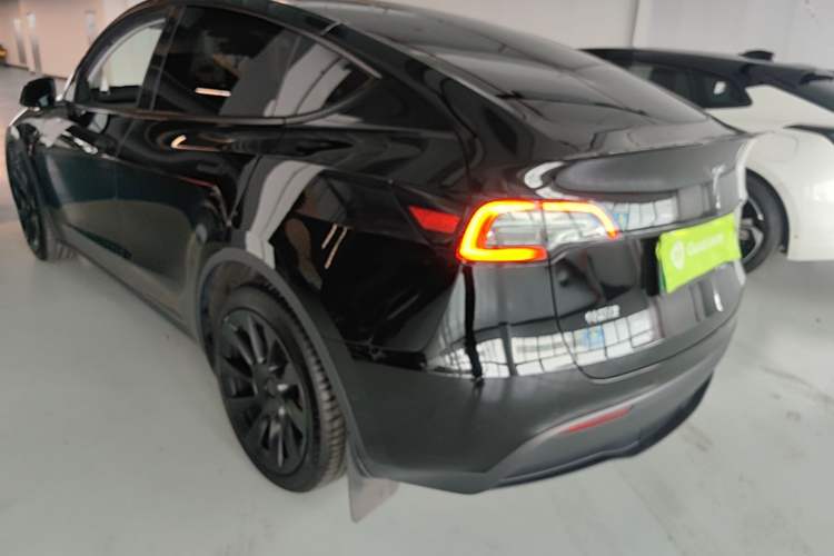 Used Tesla Model Y 2022 Rear-Wheel-Drive Version Rear Left 45 Deg