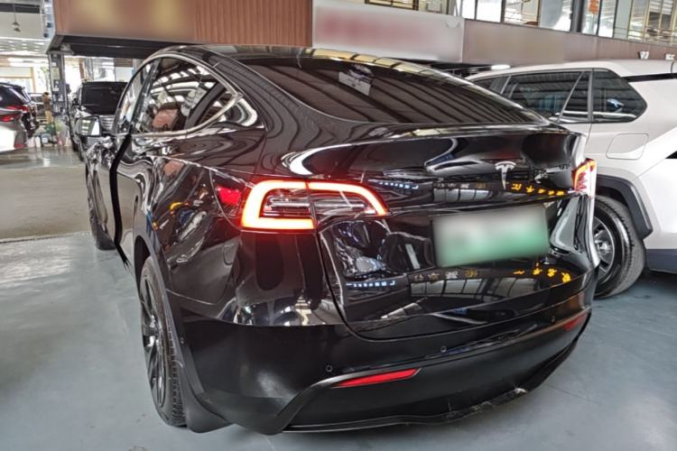Used Tesla Model Y 2022 Long-Range All-Wheel-Drive Version Rear Left 45 Deg