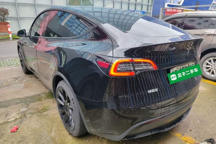 Used Tesla Model Y 2022 Rear-Wheel-Drive Version Rear Left 45 Deg