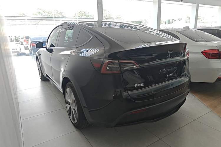 Used Tesla Model Y 2022 Long-Range All-Wheel-Drive Version Rear Left 45 Deg